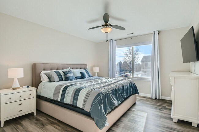 Building Photo - Lovely 3 BDR/3BA Home - 20 Minutes to Denver