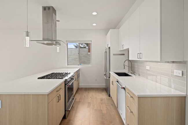 Building Photo - Stunning West Queen Anne Retreat with Iconic Puget Sound Views