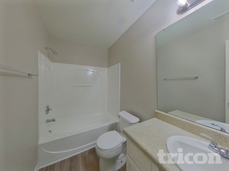 Building Photo - 5411 Peachwood Dr