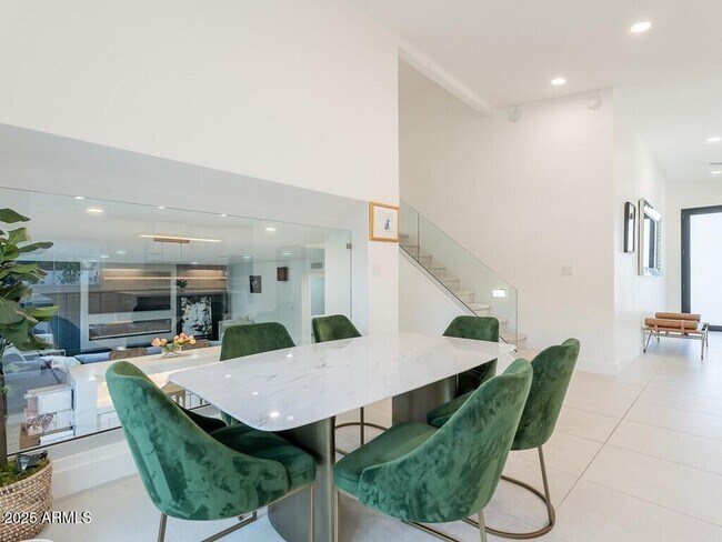 Building Photo - 4748 E Redfield Rd