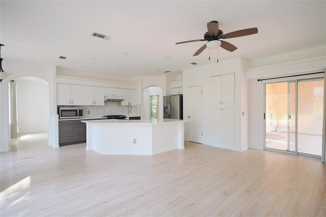 Building Photo - 9625 Copper Creek Dr