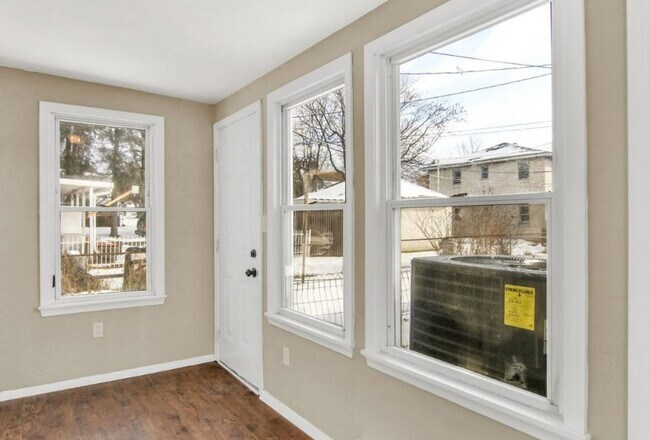 Building Photo - Charming 2 Bedroom, 1 Bath Home in Steelto...
