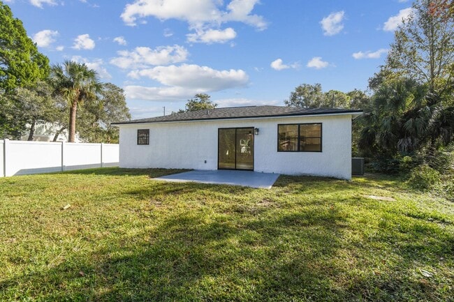 Building Photo - 16107 Sea Pines Dr