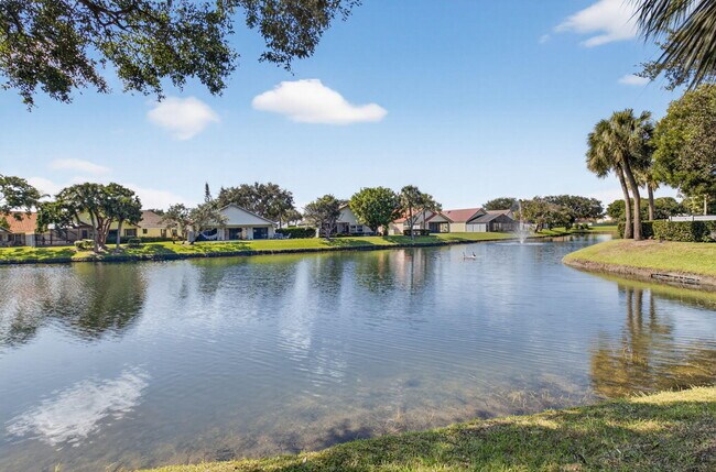 Building Photo - 190 Temple Ave