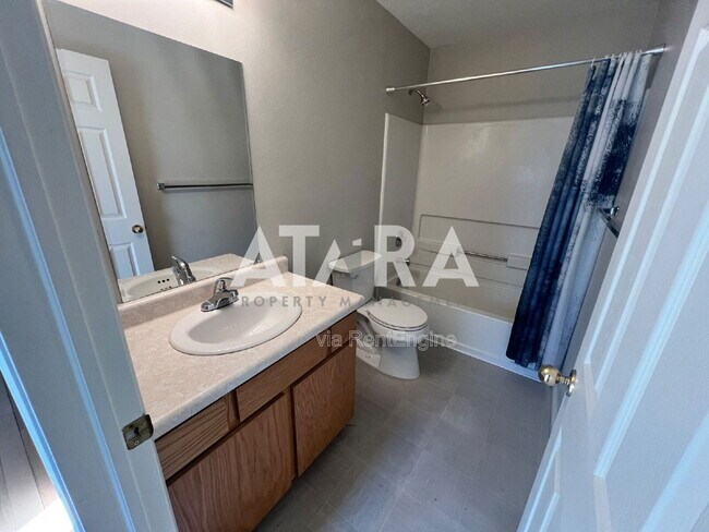 Building Photo - 254 Bliss Ct