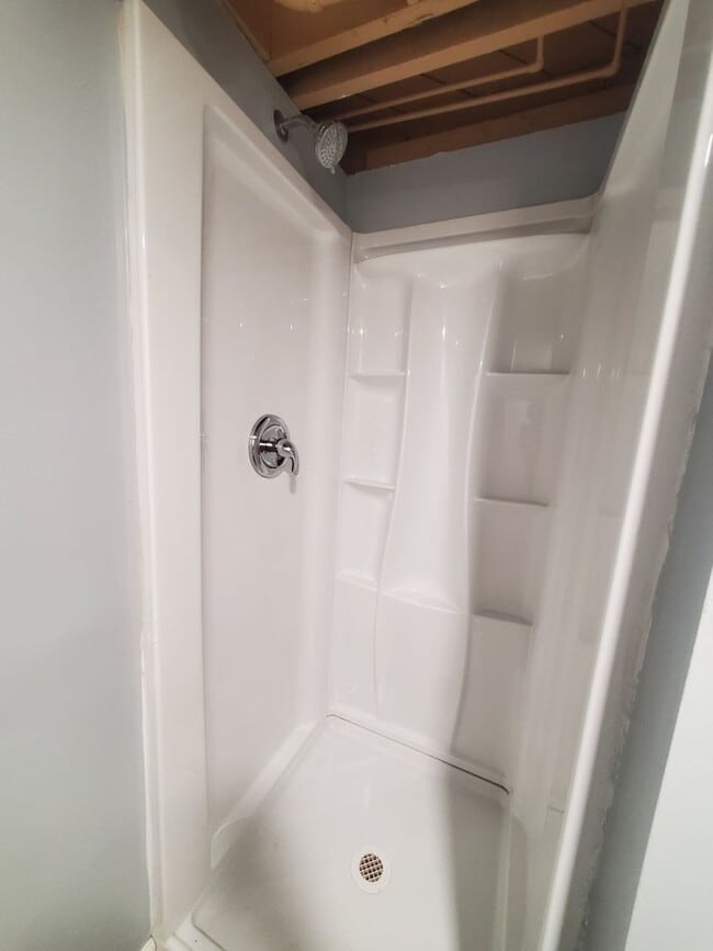 Building Photo - 2 Bedroom Single Family Ranch