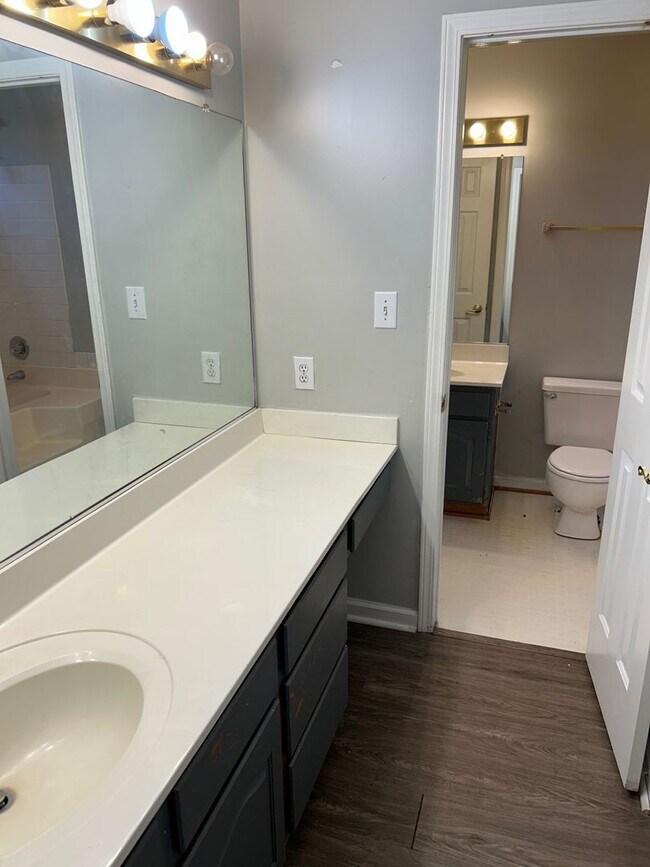 Building Photo - 716 Bluffridge Trail