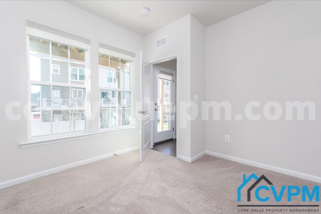 Building Photo - 2535 Debert Cir