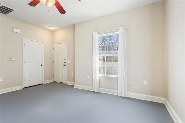 Building Photo - 1210 E M. Franklin Ave