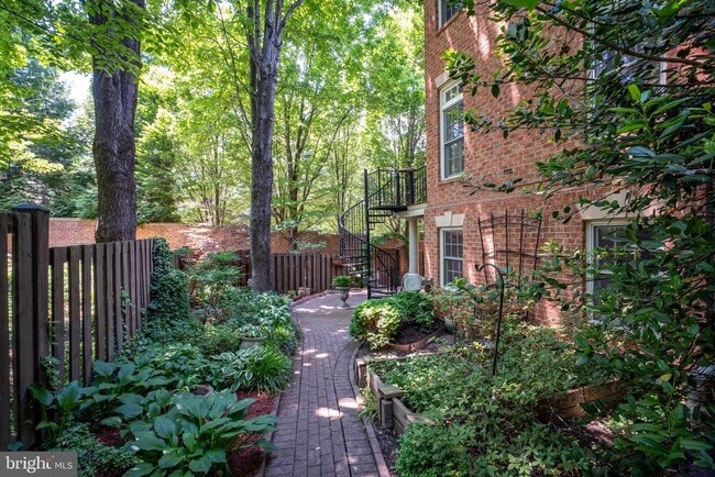 Building Photo - 2026 Mayfair McLean Ct