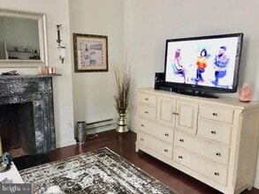 Building Photo - 1300 Spruce St