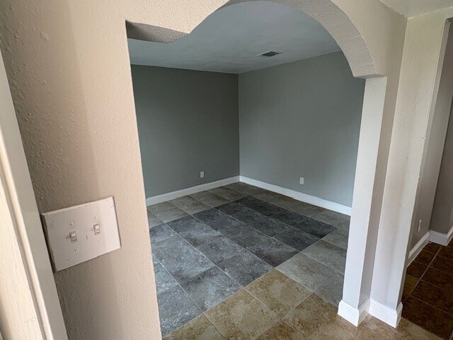 Building Photo - 12127 Rhinebeck Dr