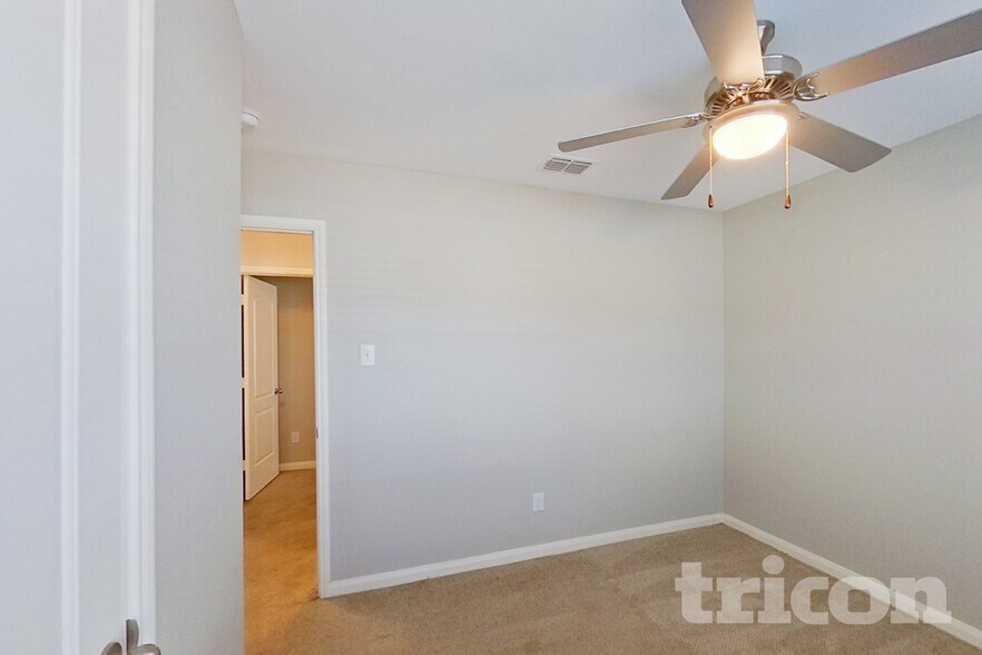 Building Photo - 4215 Calla Dr