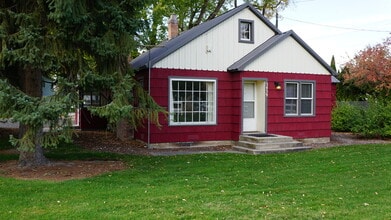 Building Photo - Charming 3 bedroom, 2 bathroom Home by the Foothills and Close to Downtown Boise