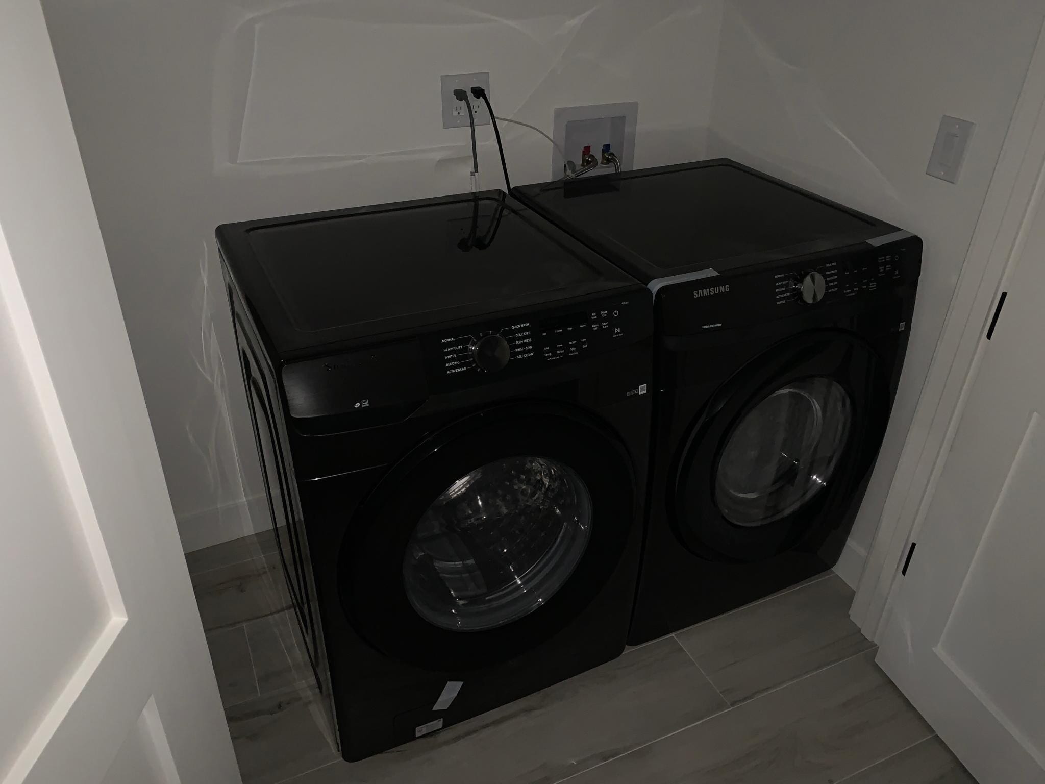 Brand new washer/dryer unit installed - 20344 Lorne St