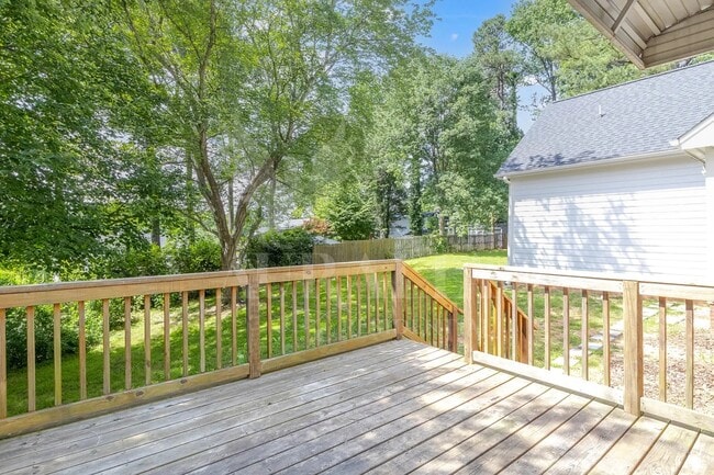 Building Photo - 623 Elmwood Ct