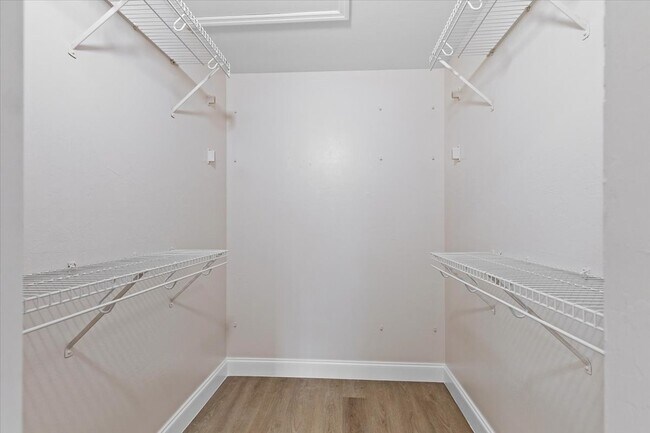 Building Photo - Sabal Springs Blvd