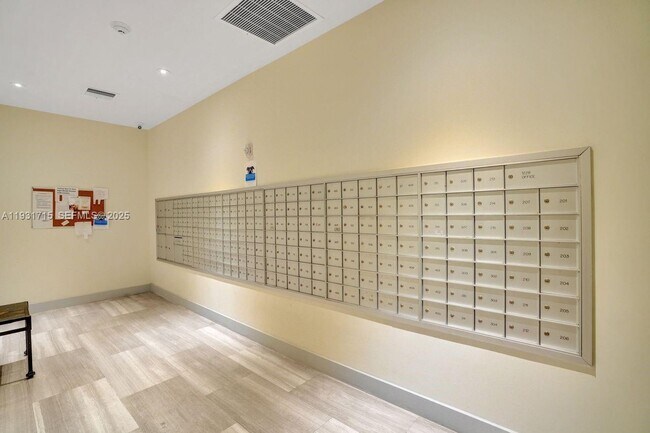 Building Photo - 1228 West Ave