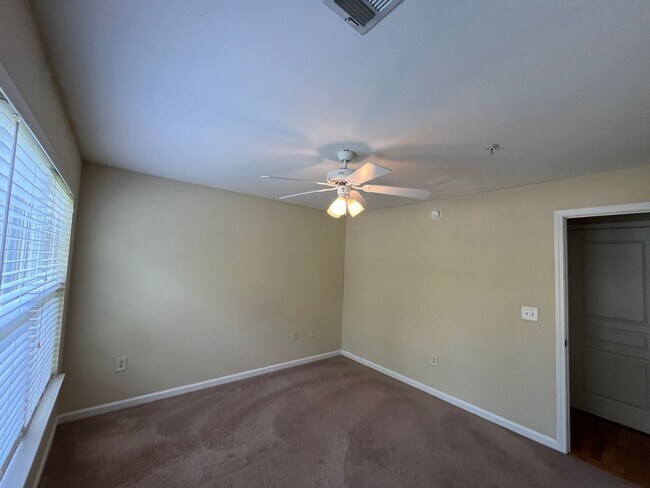 Building Photo - 14-1423 Jameson