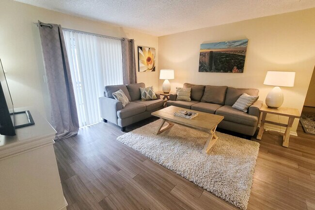 Building Photo - 6519 W Newberry Rd