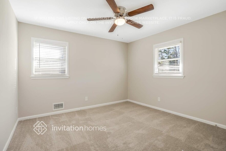 Building Photo - 883 Meadow Rock Dr