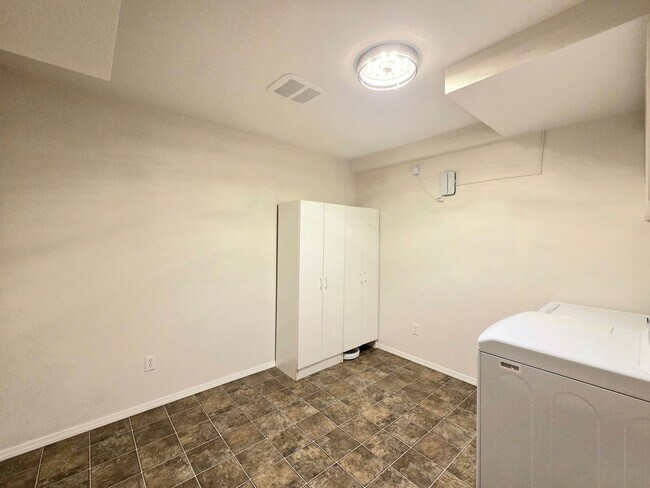 Building Photo - Massive House for Rent on a Cherry Orchard! Rental Options as a 4-bed or as two 2-beds!