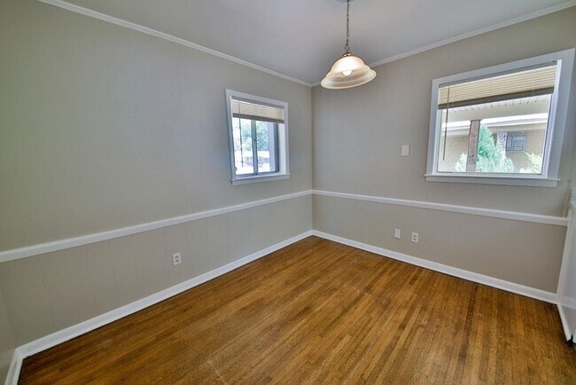 Building Photo - 4773 Quince Rd