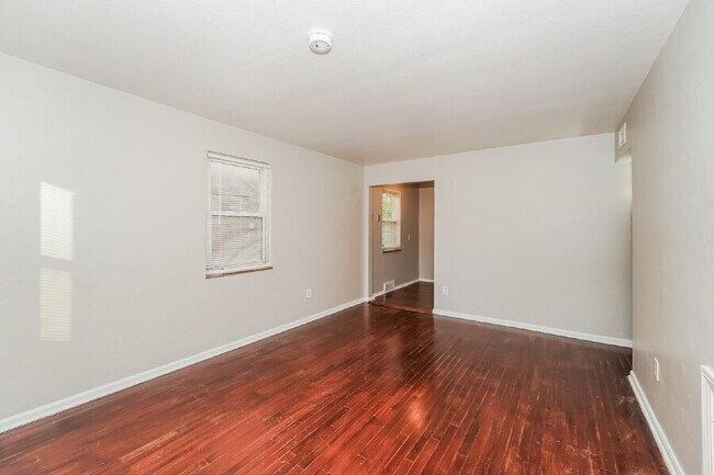 Building Photo - 20231 Crystal Ave