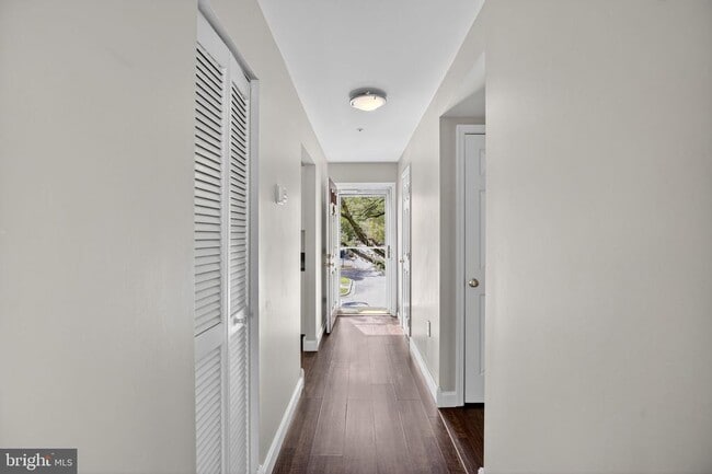 Building Photo - 2492 Wentworth Dr