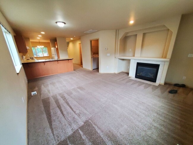 Building Photo - Left Side Duplex Available