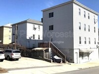 Building Photo - 174 Ingleside Ave