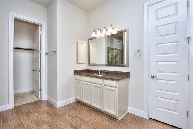 Building Photo - 10604 Lavon Bend