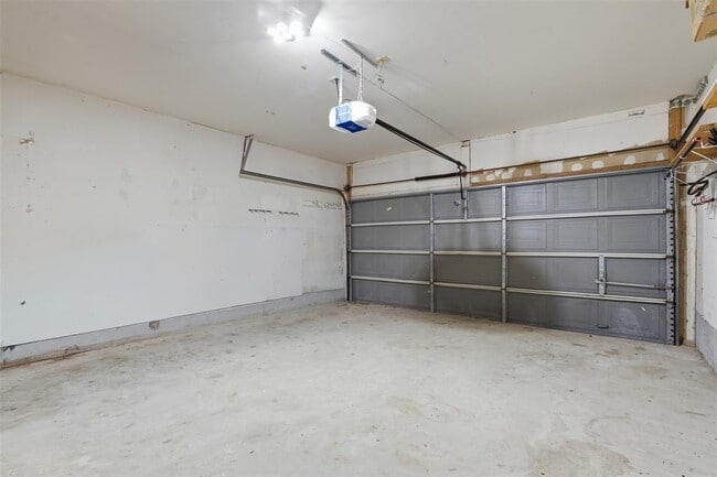 Building Photo - 1715 Ruthie Run