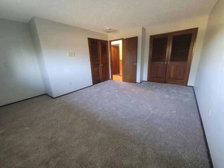 Building Photo - 12721 SE 352nd Ave