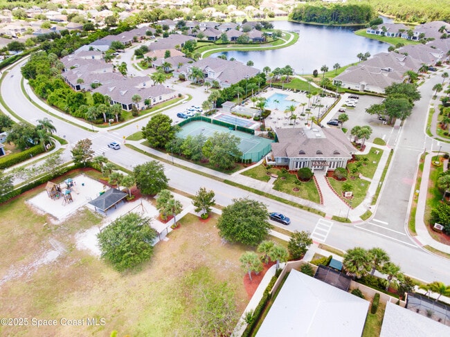 Building Photo - 1749 Tullagee Ave