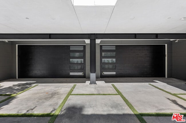 Building Photo - 849 N Alta Vista Blvd
