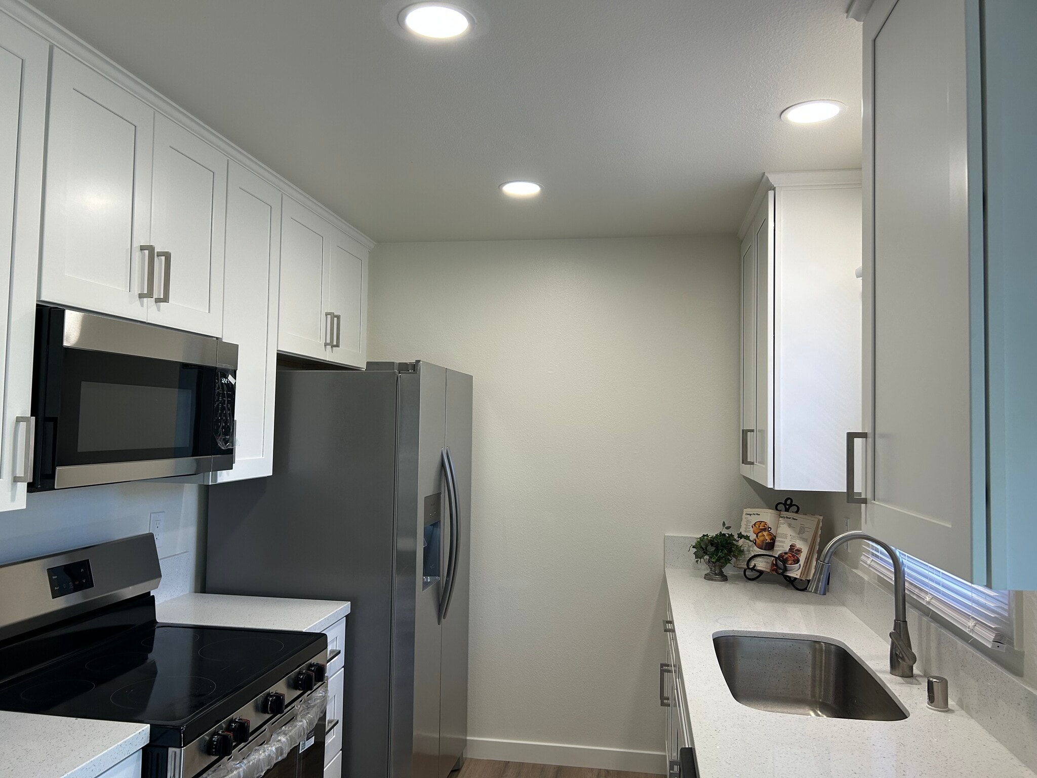 Building Photo - 629 S Glassell St