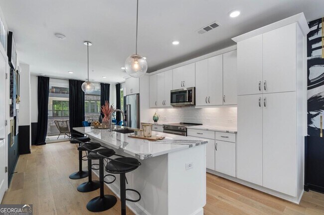 Building Photo - 371 Pratt Dr SE