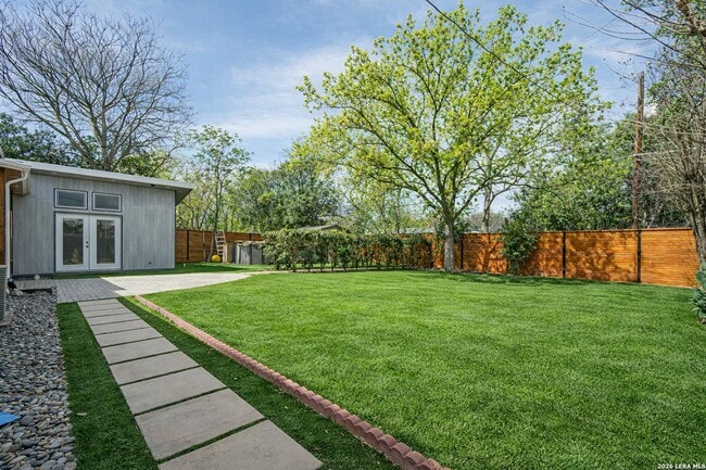 Building Photo - GORGEOUS 4-BEDROOM HOME IN TERRELL HEIGHTS