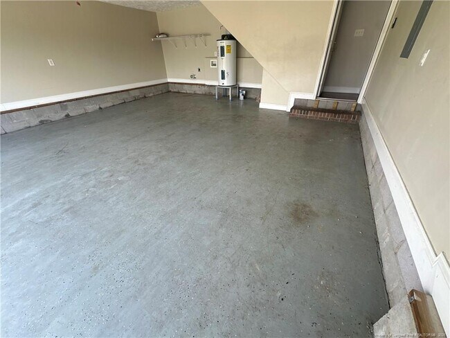 Building Photo - 450 Copper Creek Dr