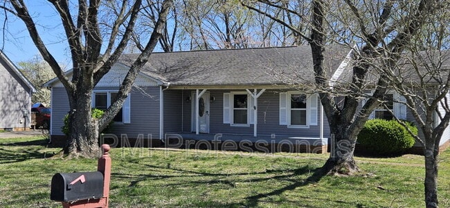 Primary Photo - 831 Greenfield Ct