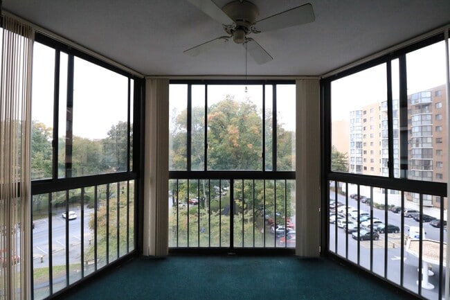 Building Photo - 15107 Interlachen Dr
