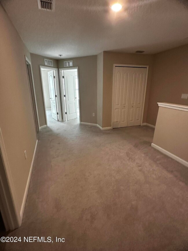 Building Photo - 7371 Palm Hills Dr