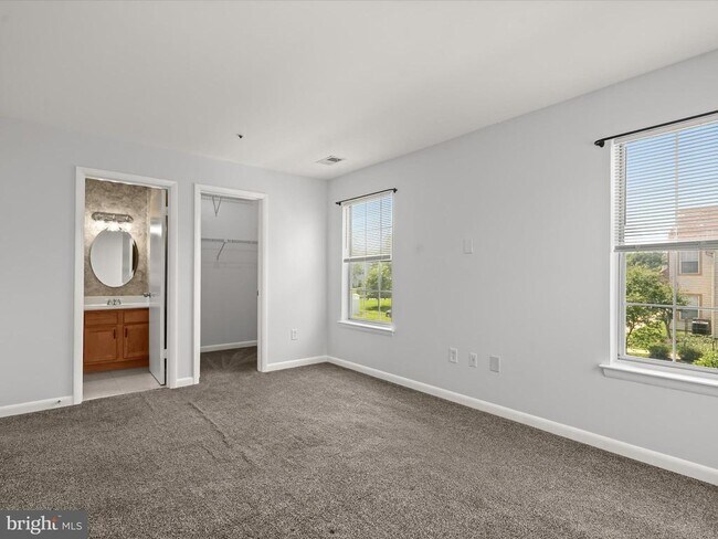 Building Photo - 8823 Rusland Ct