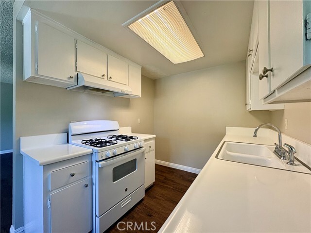 Building Photo - 1452 3rd St