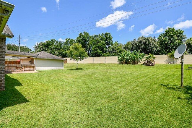Building Photo - 10919 Cornwall Ln