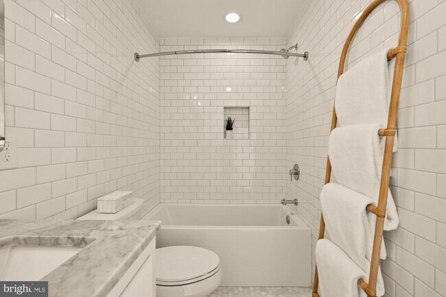 Building Photo - 4830 8th St NW