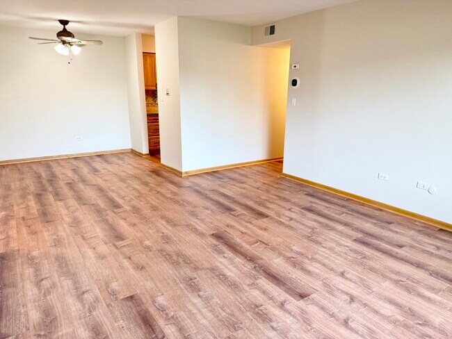 Building Photo - 6156 Knoll Way Dr