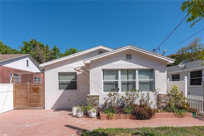 Primary Photo - 3427 W Palmetto St