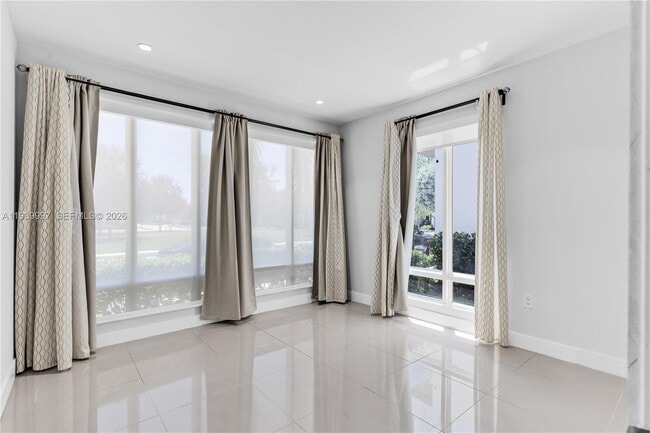 Building Photo - 6410 NW 105th Pl